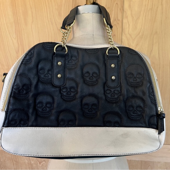 BETSEY JOHNSON BAG - Picture 8 of 10